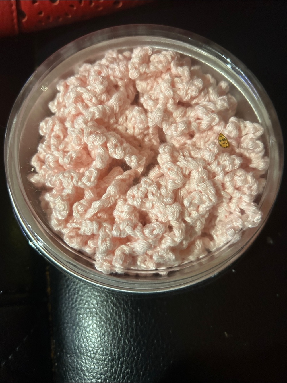 SCRUNCHIE Light Pink Crocheted Blossom